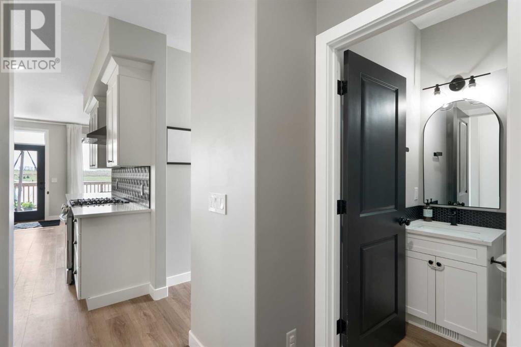 Photo 9 of 835 Lakewood Circle, Strathmore AB
