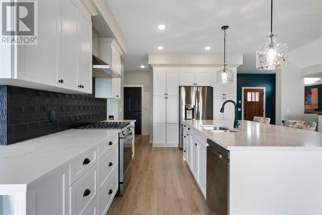 Photo 14 of 835 Lakewood Circle, Strathmore AB