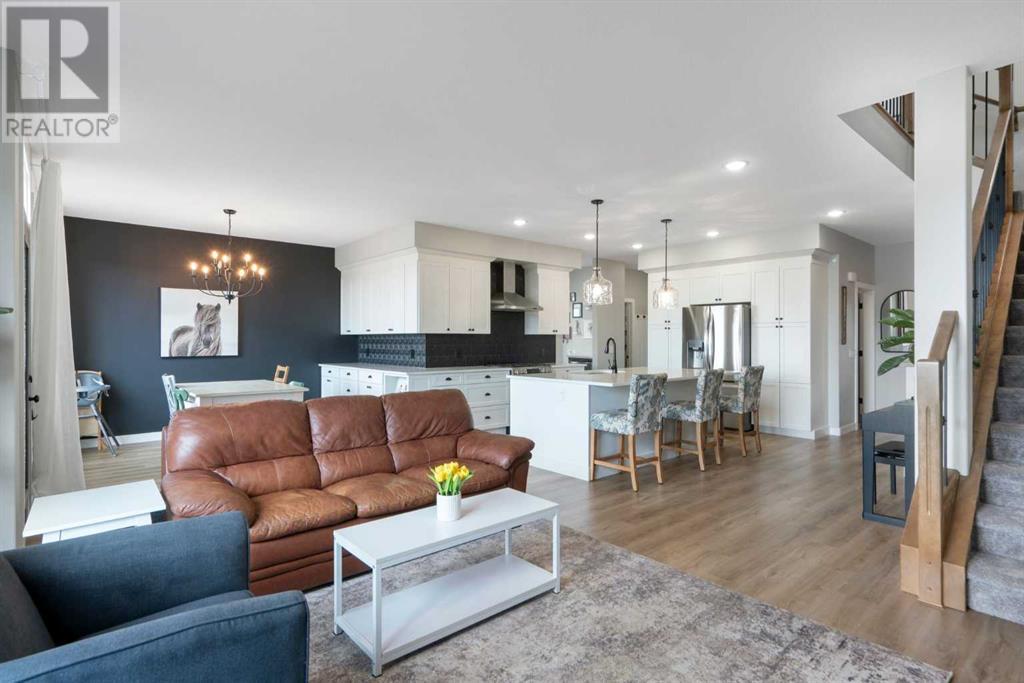 Photo 4 of 835 Lakewood Circle, Strathmore AB