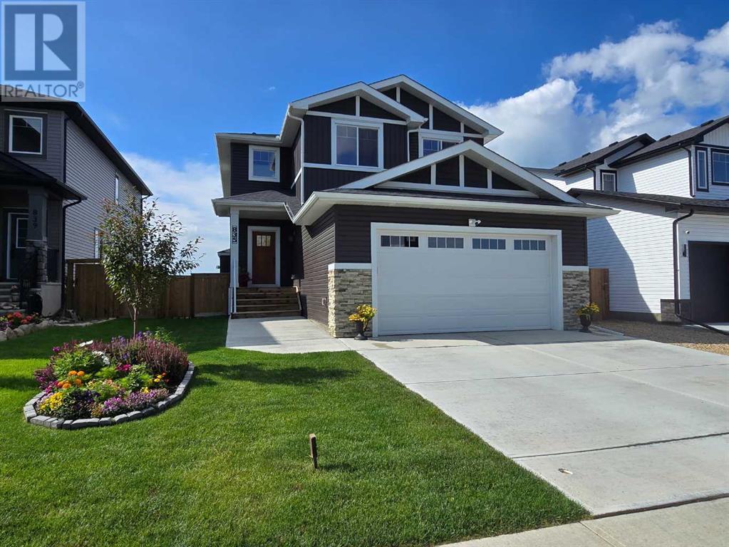 Photo 1 of 835 Lakewood Circle, Strathmore AB