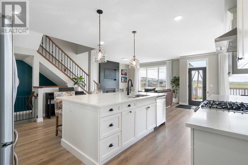 Photo 2 of 835 Lakewood Circle, Strathmore AB