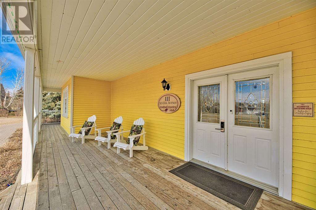 Photo 5 of 111 Severn Avenue, Rosebud AB