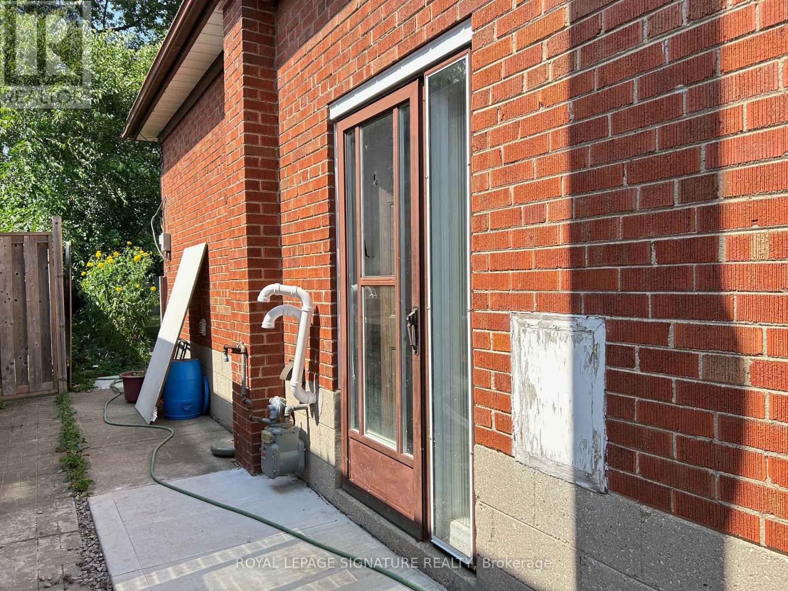 Photo 9 of Bsmt 42 Miramar Crescent, Toronto ON