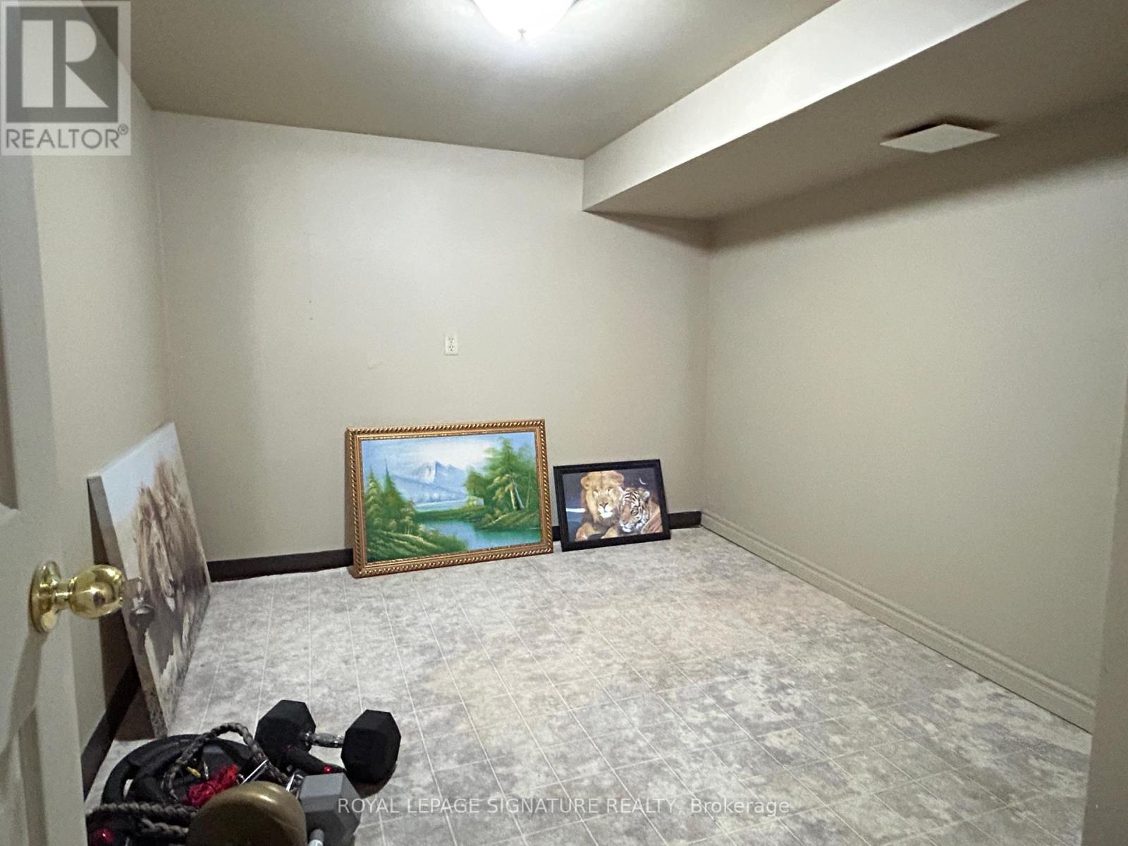 Photo 6 of Bsmt 42 Miramar Crescent, Toronto ON
