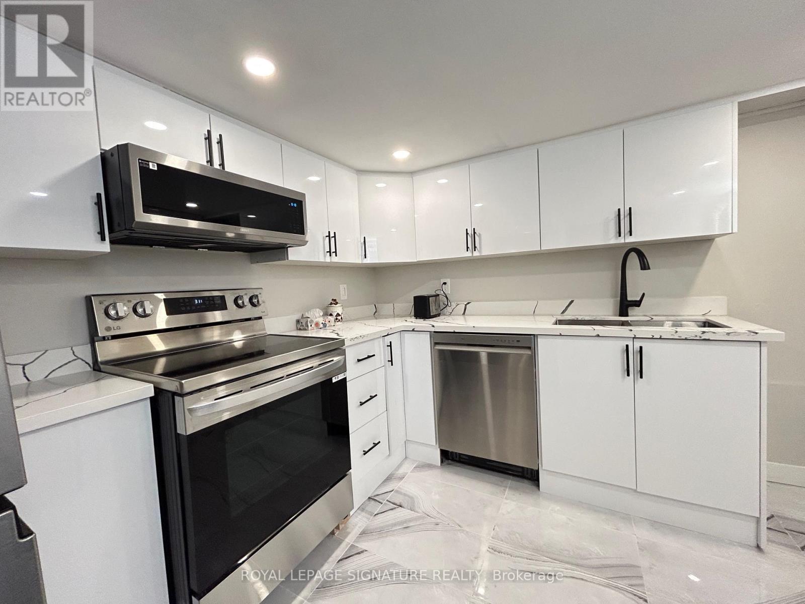 Photo 2 of Bsmt 42 Miramar Crescent, Toronto ON