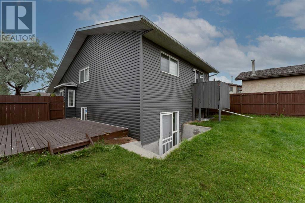 Single Family House 3 Level for Sale in  Whitehaven Road NE Whitehorn Calgary 