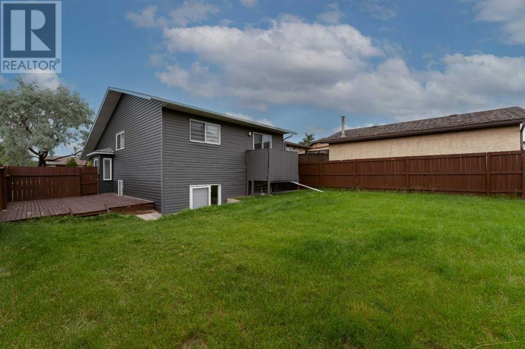 Single Family House 3 Level for Sale in  Whitehaven Road NE Whitehorn Calgary 