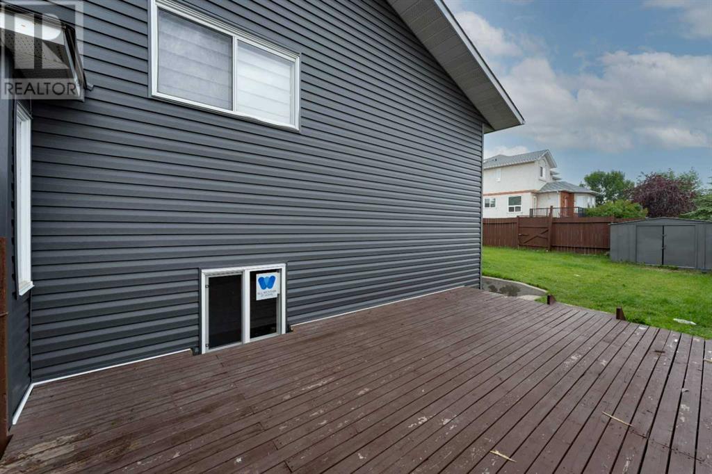 Single Family House 3 Level for Sale in  Whitehaven Road NE Whitehorn Calgary 