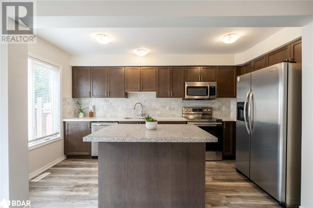 Photo 2 of 141 Holgate Street, Barrie ON