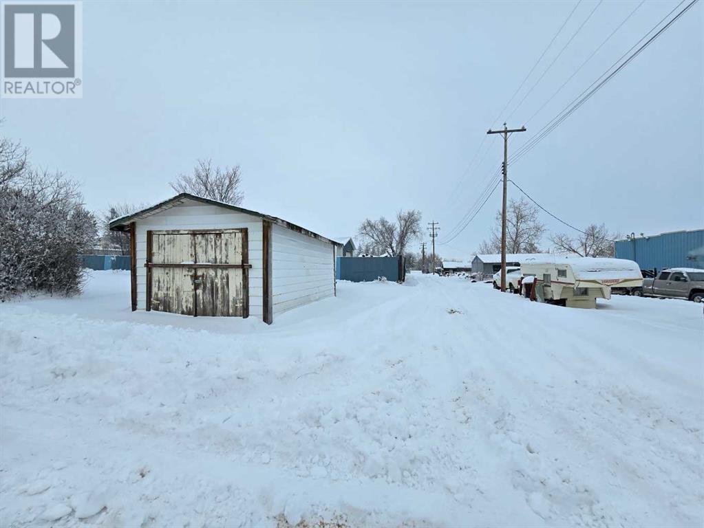 Photo 6 of 128 1 Avenue E, Hussar AB