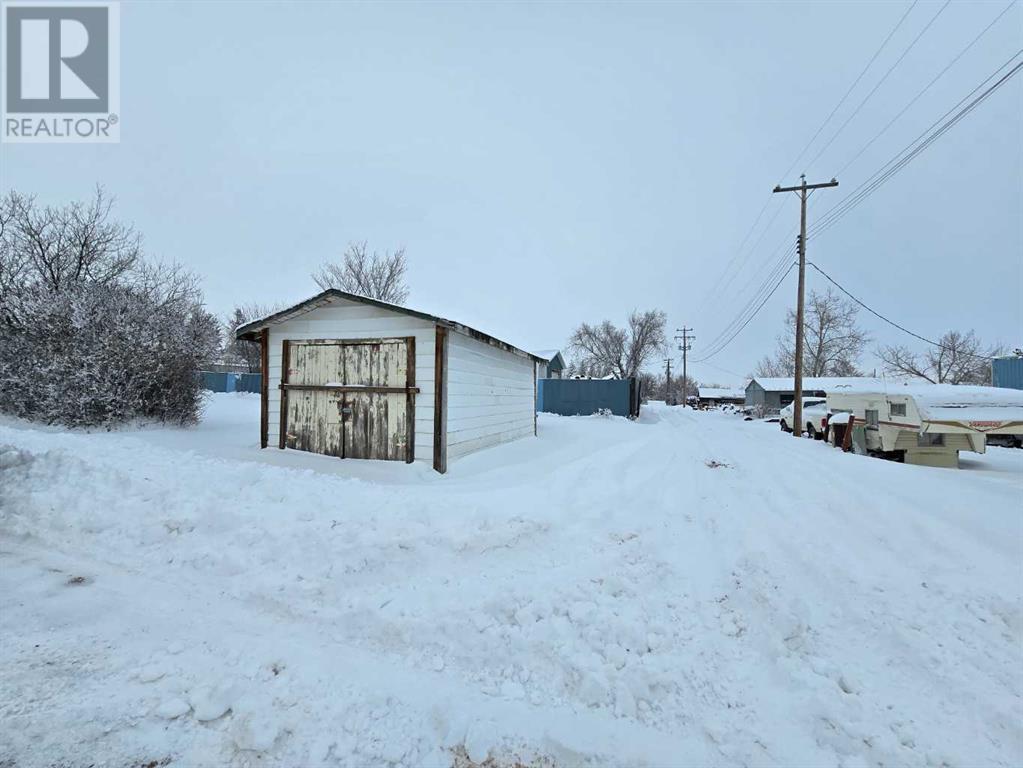 Photo 5 of 128 1 Avenue E, Hussar AB