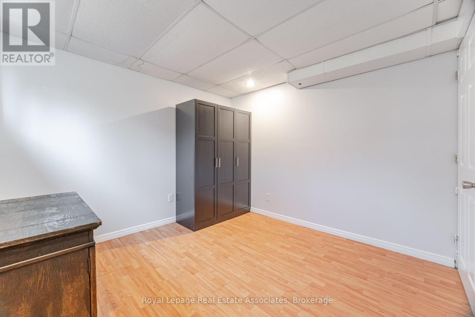 Photo 40 of 319 Grantham Avenue, St Catharines ON