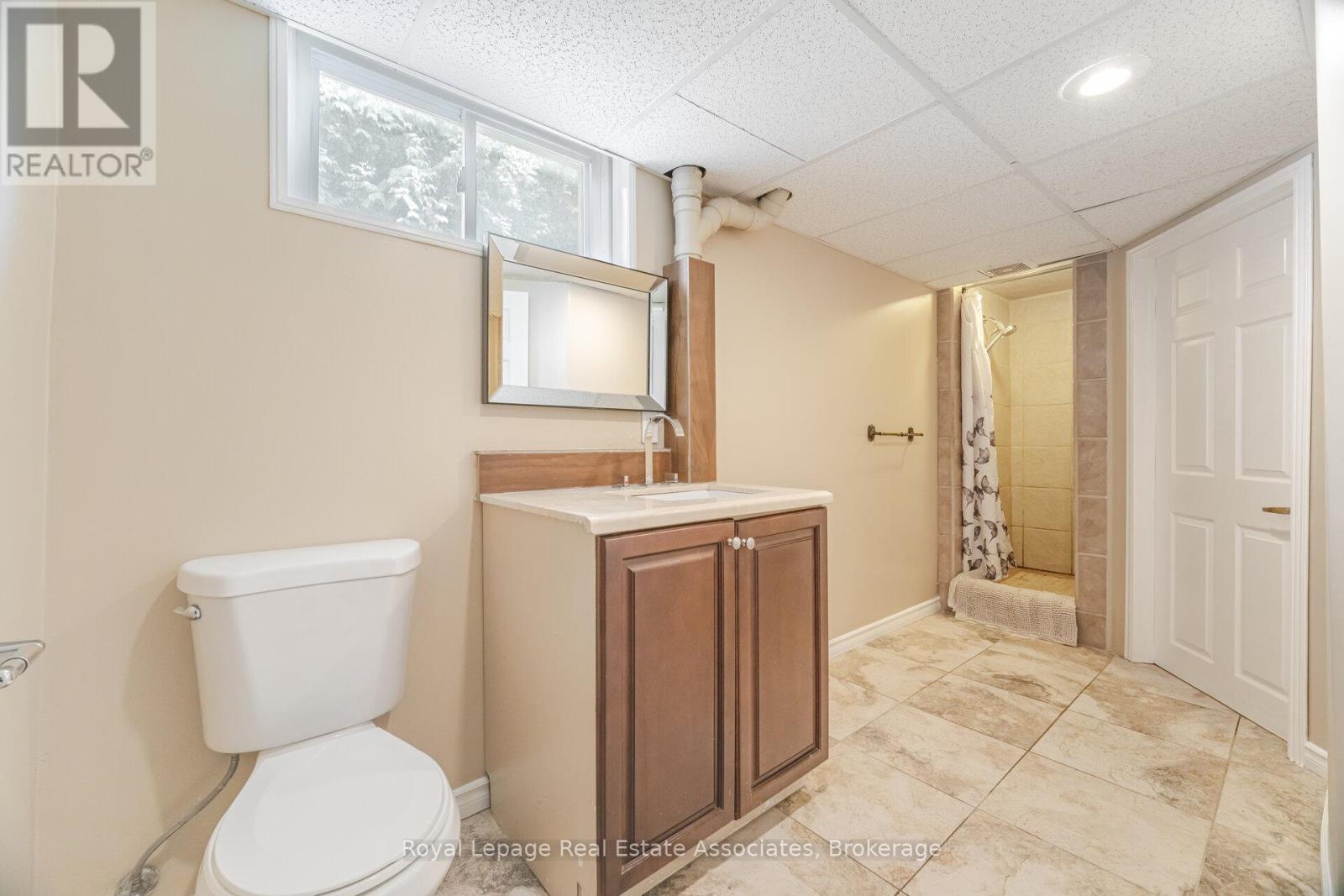Photo 41 of 319 Grantham Avenue, St Catharines ON