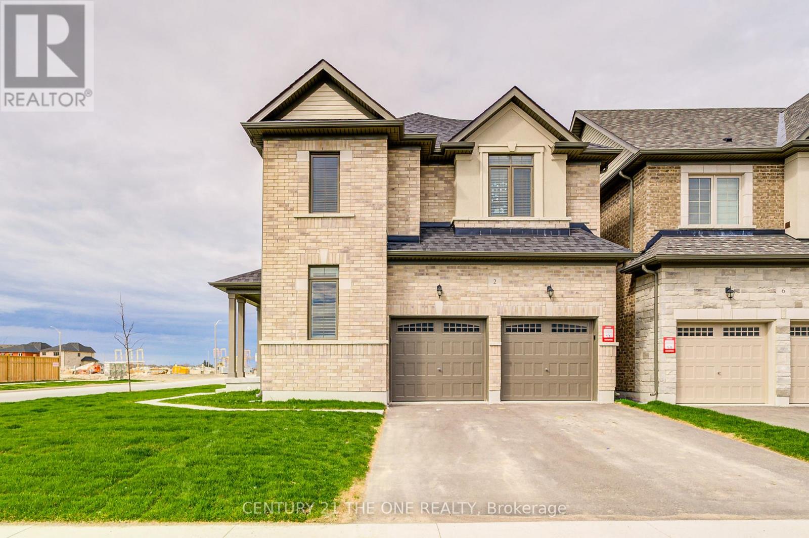 Photo 13 of 2 Wesley Brooks Street, Clarington ON