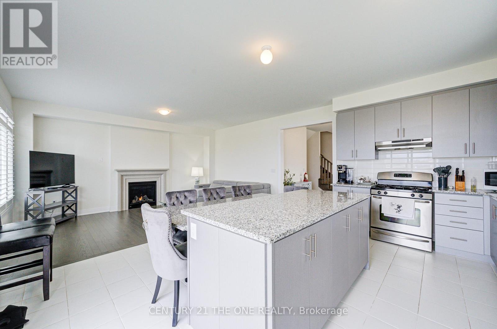 Photo 6 of 2 Wesley Brooks Street, Clarington ON
