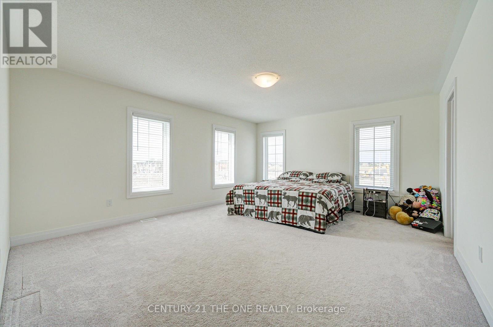Photo 15 of 2 Wesley Brooks Street, Clarington ON