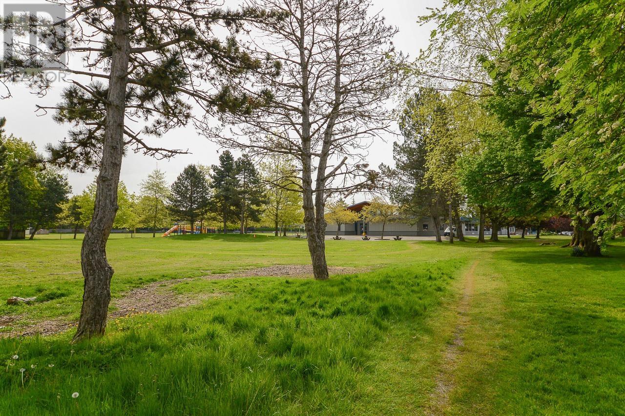 #301-7200 LINDSAY Road, Richmond