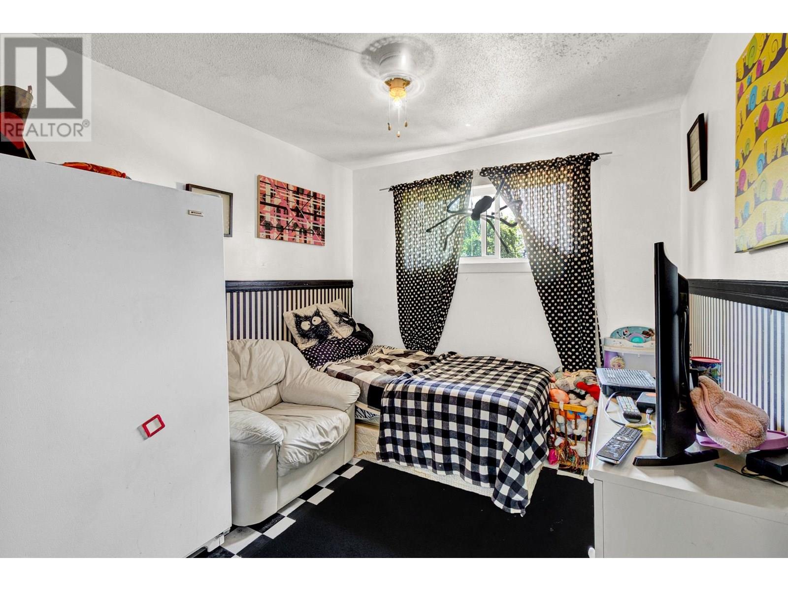 Photo 9 of 169 Aitken Crescent, Prince George BC