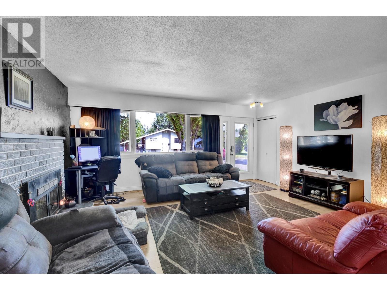 Photo 17 of 169 Aitken Crescent, Prince George BC