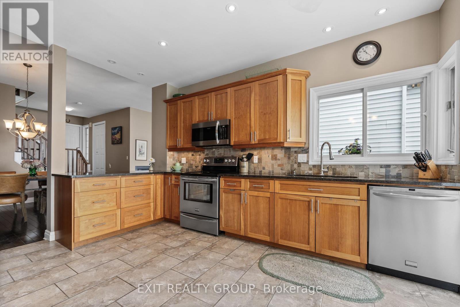 Photo 11 of 13 31 Keegan Parkway, Belleville ON