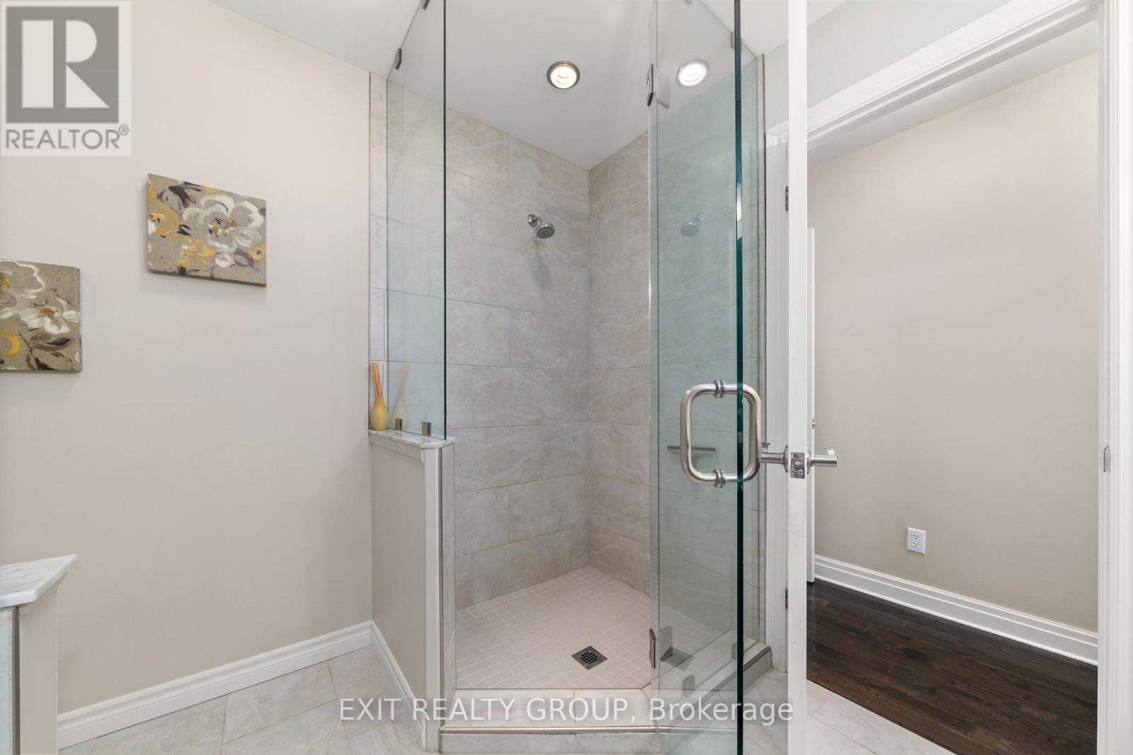Photo 10 of 13 31 Keegan Parkway, Belleville ON
