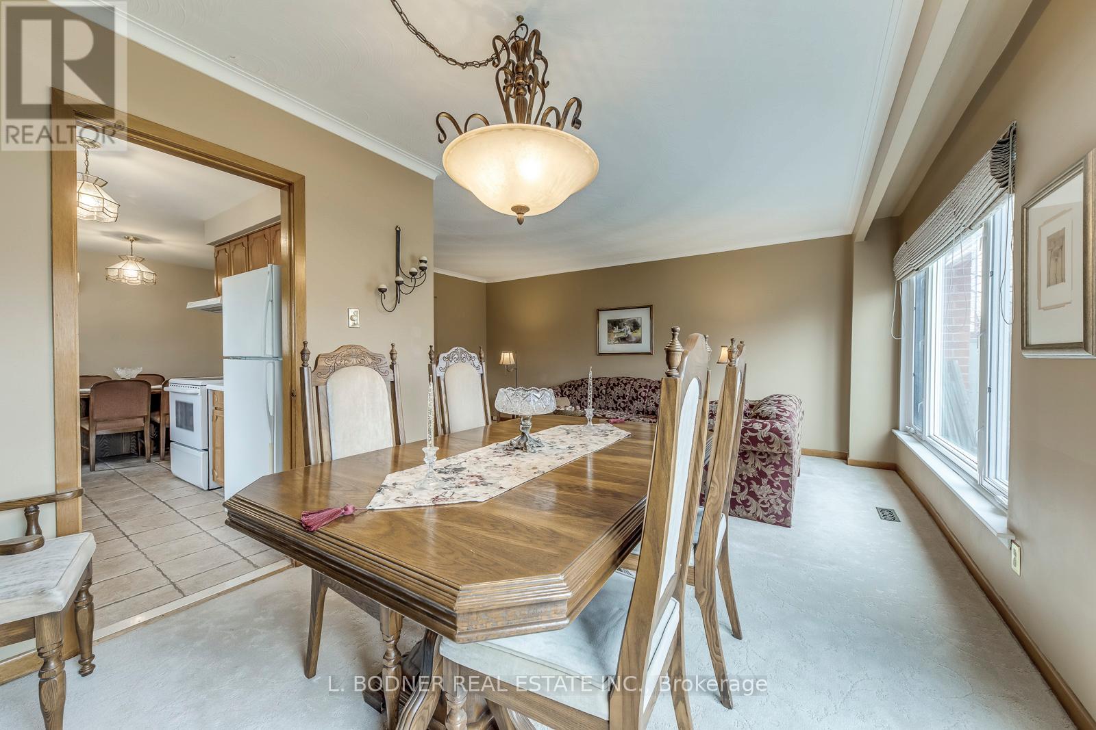 Photo 22 of 6899 Darcel Avenue, Mississauga ON