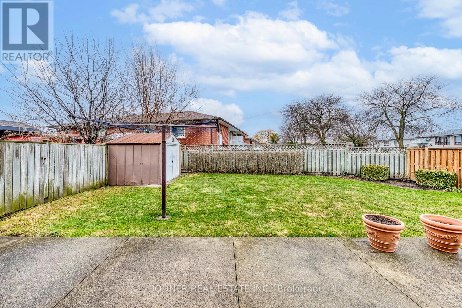 Photo 25 of 6899 Darcel Avenue, Mississauga ON