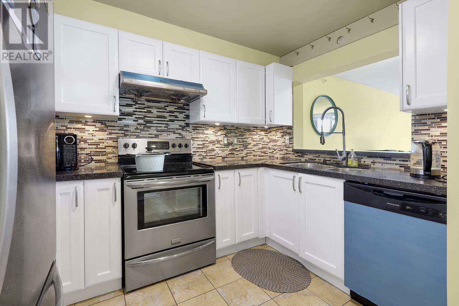 Photo 19 of 1102 3070 Guildford Way, Coquitlam BC