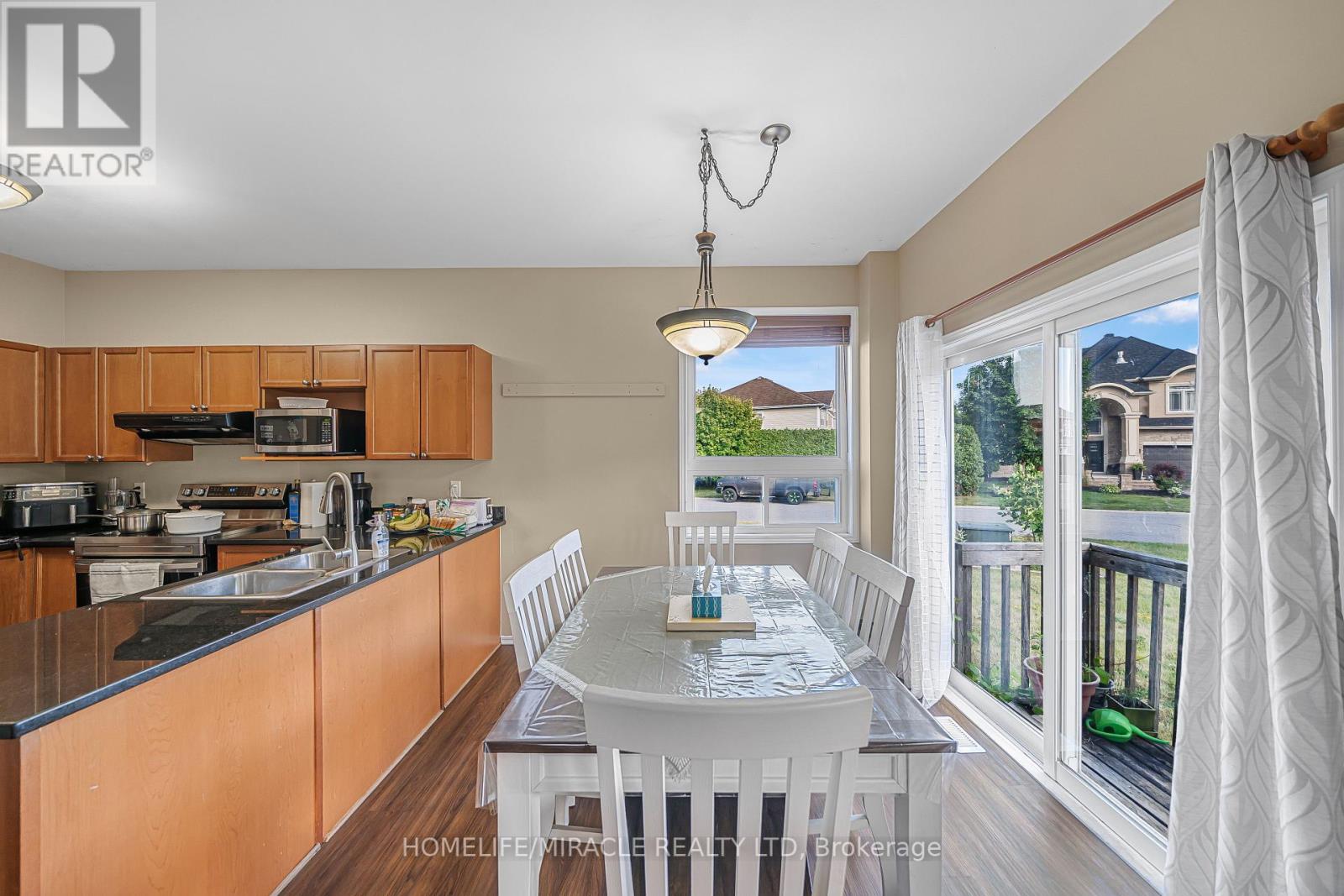 Photo 16 of 356 West Ridge Drive, Ottawa ON
