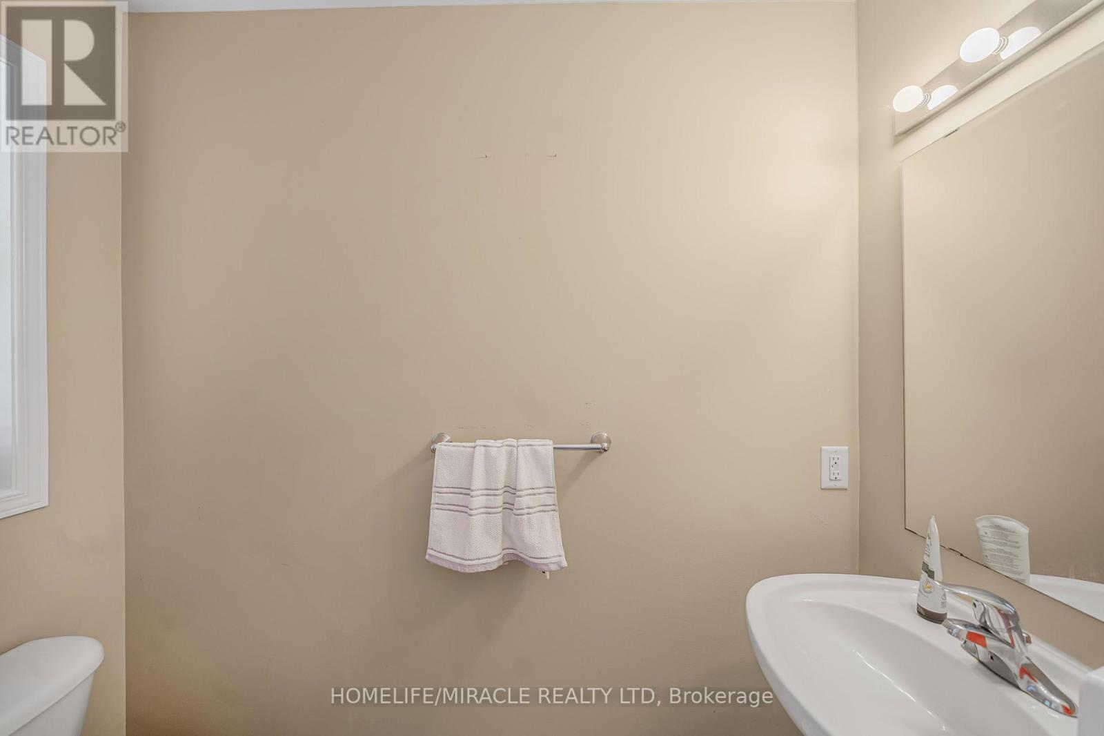 Photo 22 of 356 West Ridge Drive, Ottawa ON