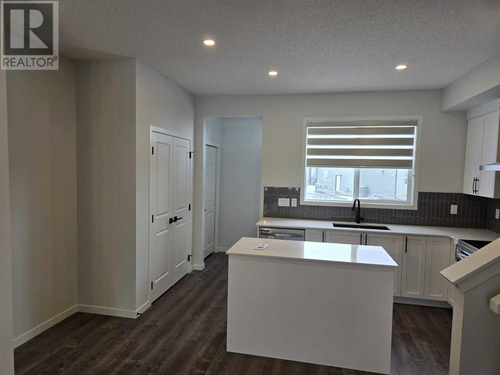 Single Family House for Sale in  Aquila Drive NW Glacier Ridge Calgary 