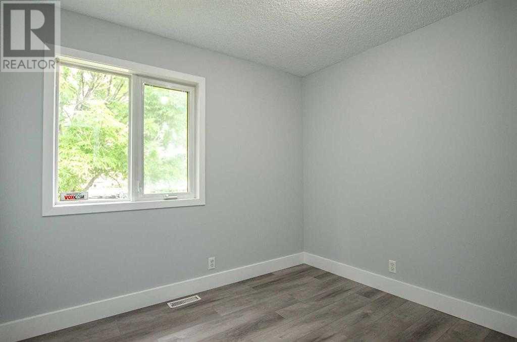 Photo 12 of 150 Leigh Crescent, Fort Mcmurray AB