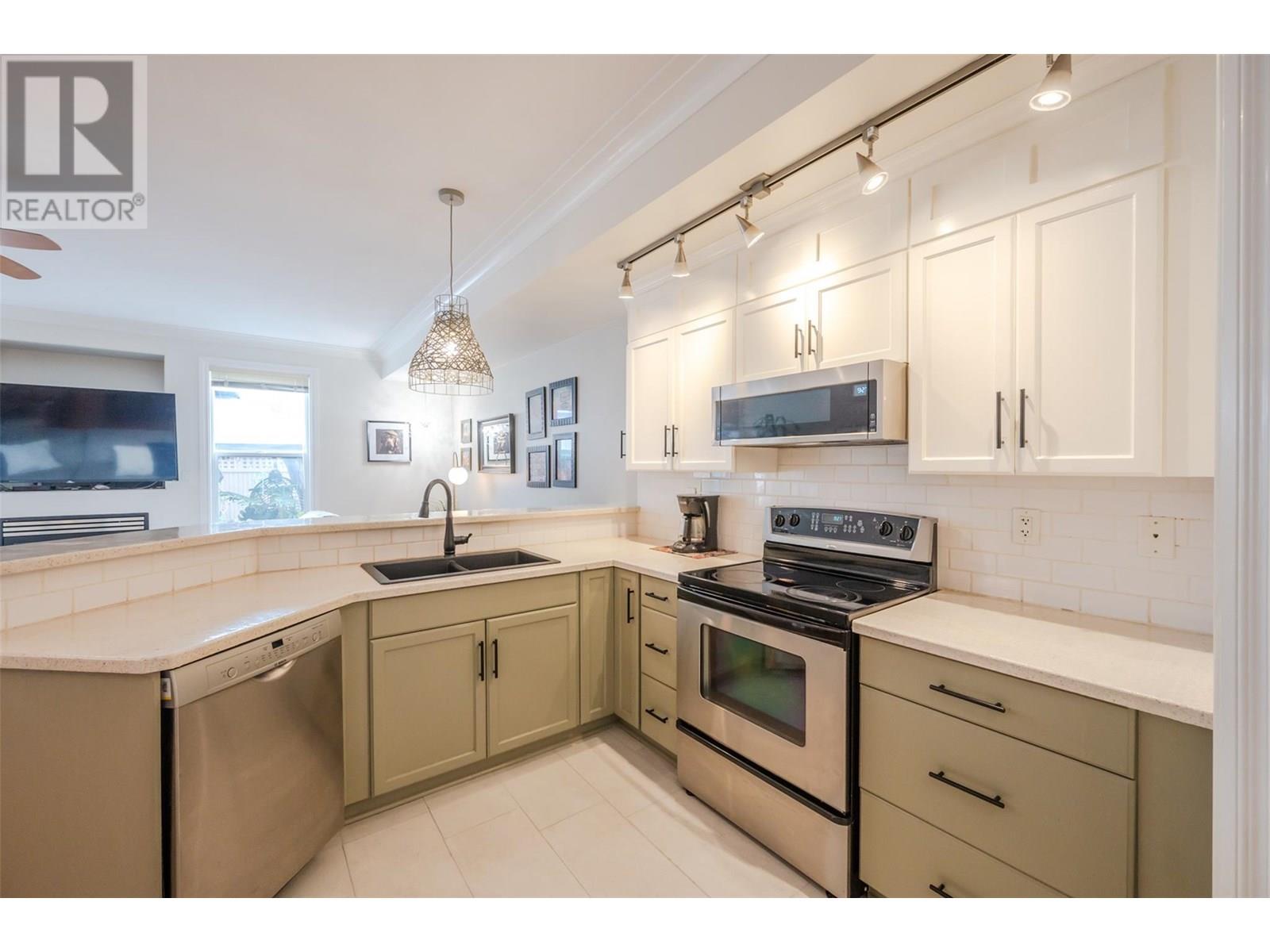 1742 Fairford Drive Unit# 102, Penticton