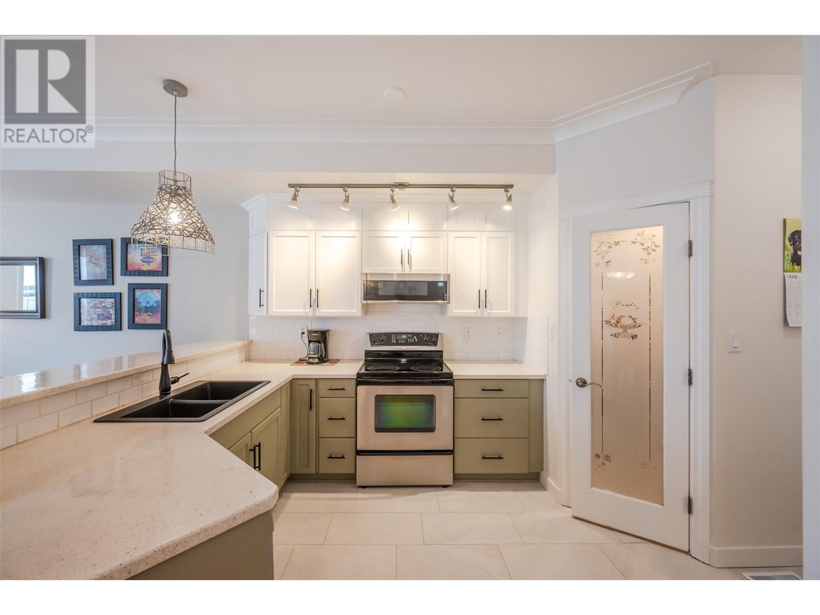 1742 Fairford Drive Unit# 102, Penticton