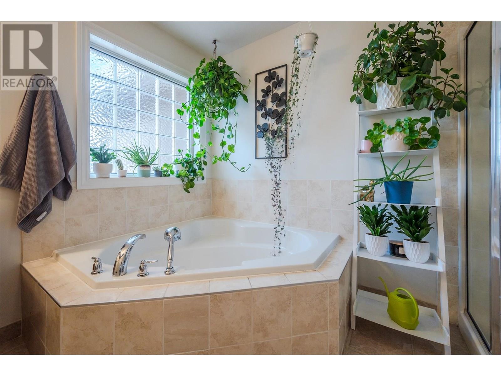 1742 Fairford Drive Unit# 102, Penticton