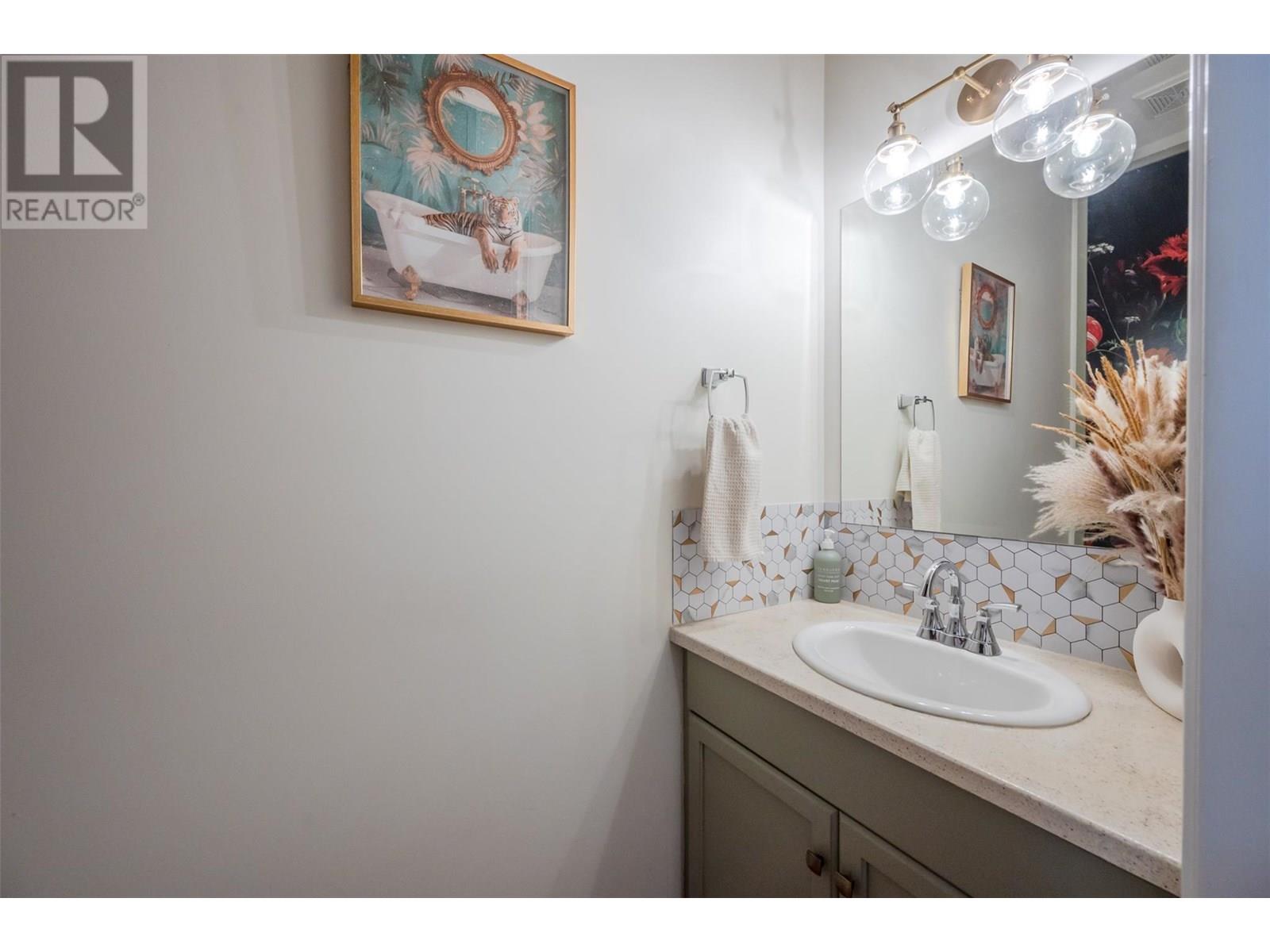 1742 Fairford Drive Unit# 102, Penticton