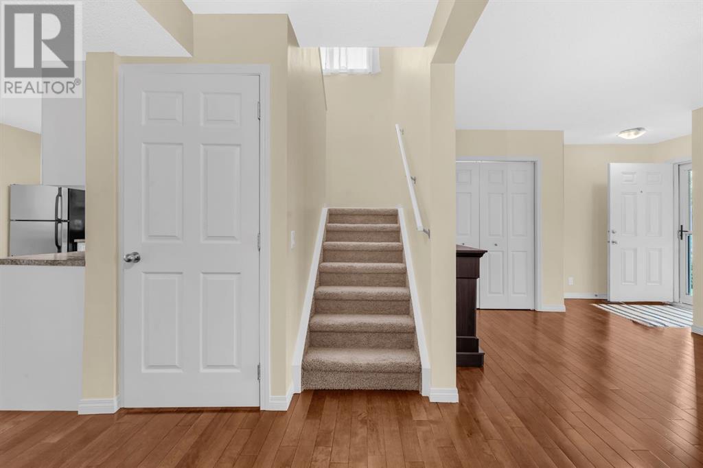 Single Family House for Sale in  berkley Road NW Beddington Heights Calgary 