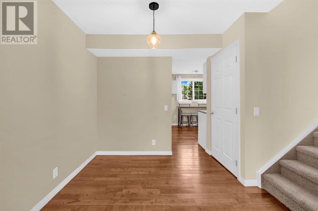 Single Family House for Sale in  berkley Road NW Beddington Heights Calgary 