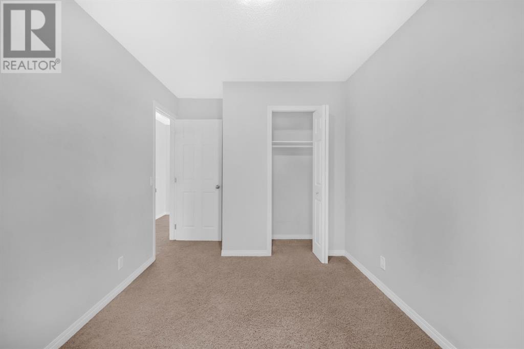 Single Family House for Sale in  berkley Road NW Beddington Heights Calgary 