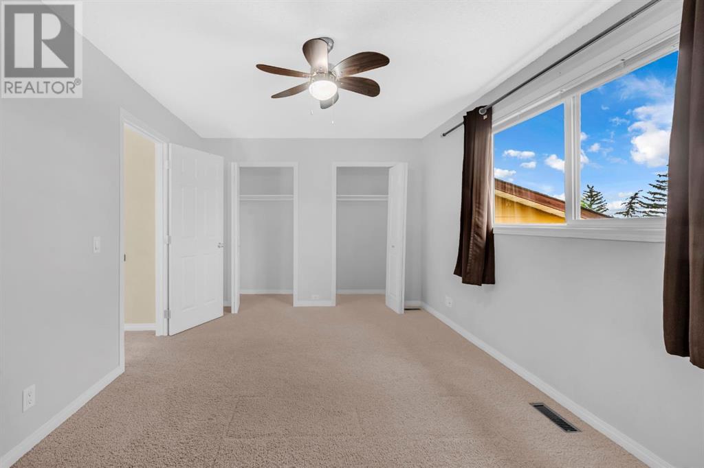 Single Family House for Sale in  berkley Road NW Beddington Heights Calgary 