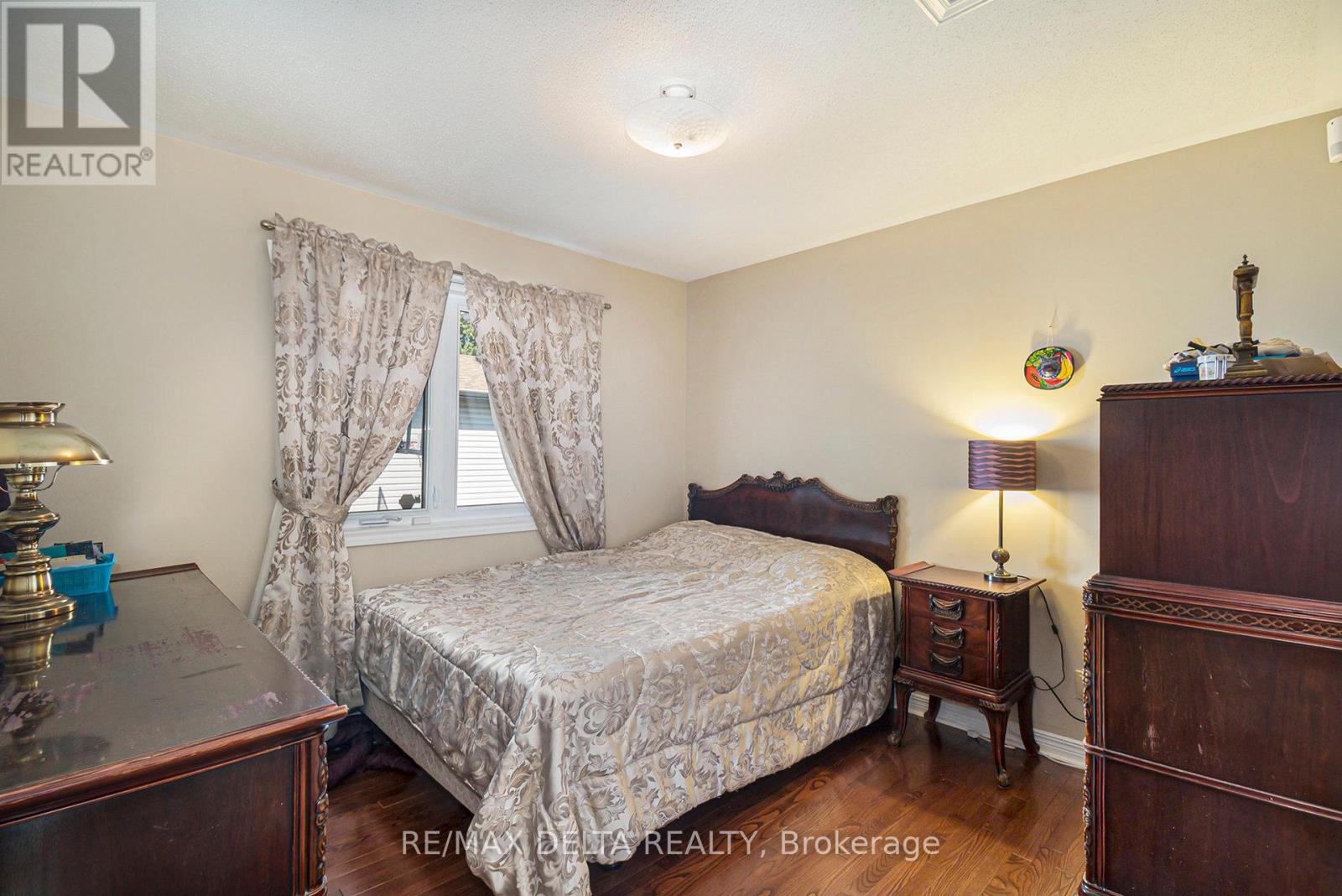 Photo 6 of 762 Adencliffe Drive, Ottawa ON