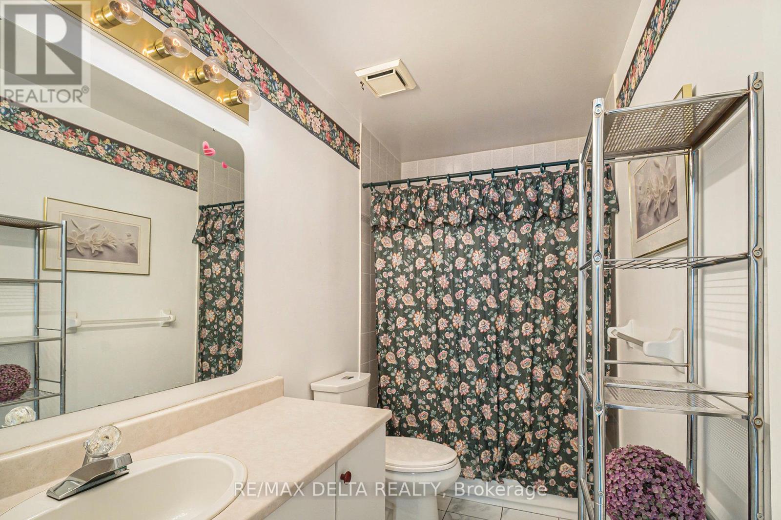 Photo 12 of 762 Adencliffe Drive, Ottawa ON