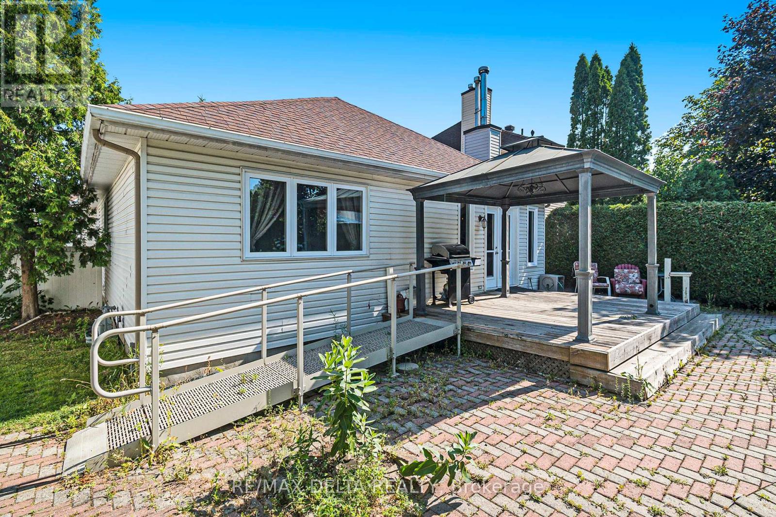 Photo 23 of 762 Adencliffe Drive, Ottawa ON