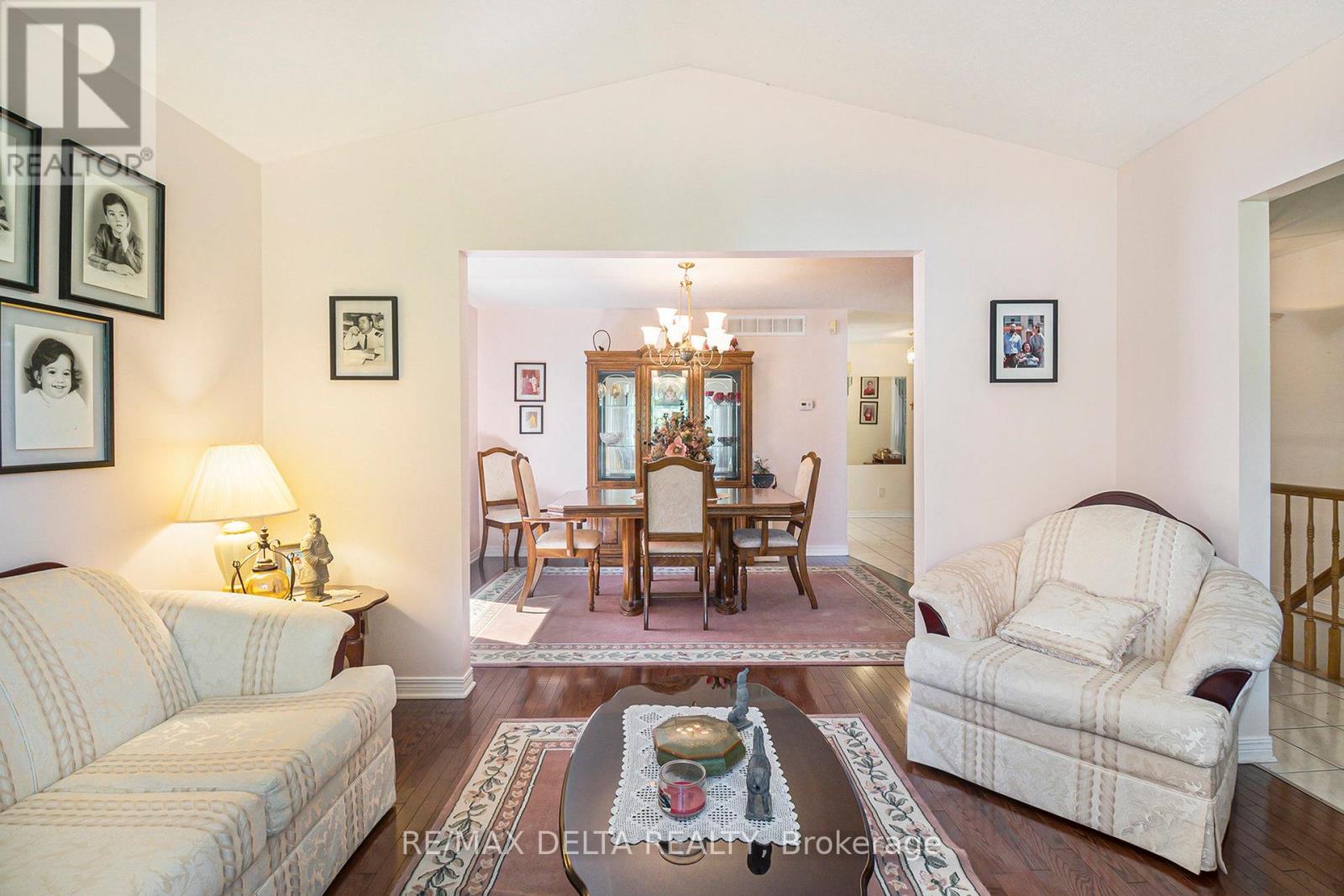 Photo 1 of 762 Adencliffe Drive, Ottawa ON