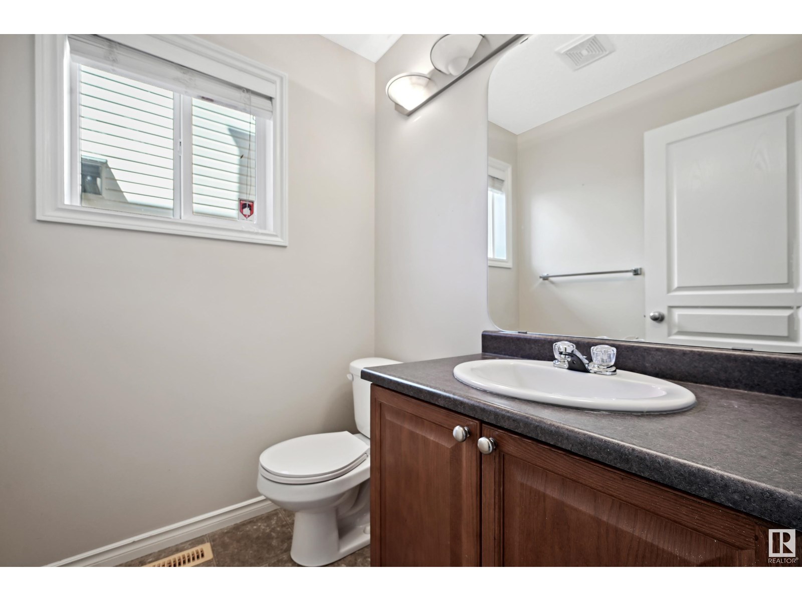 Photo 21 of 4518 211 A St Nw, Edmonton AB