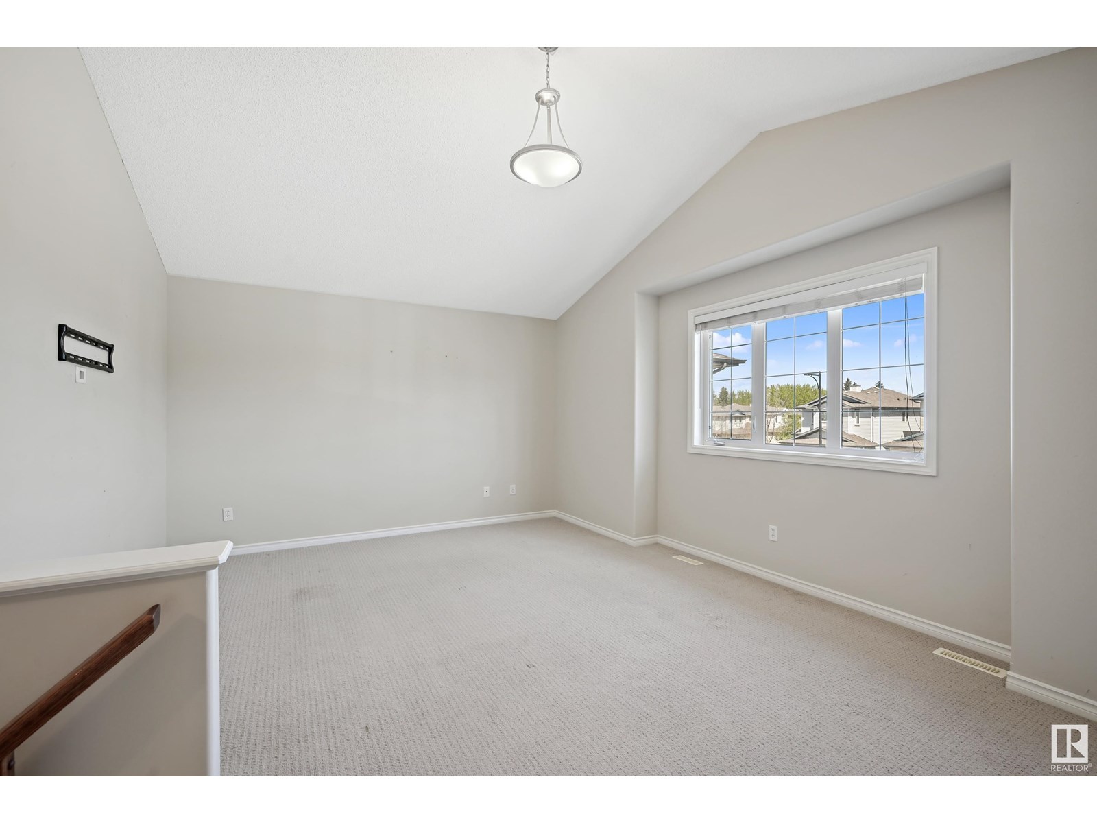 Photo 24 of 4518 211 A St Nw, Edmonton AB