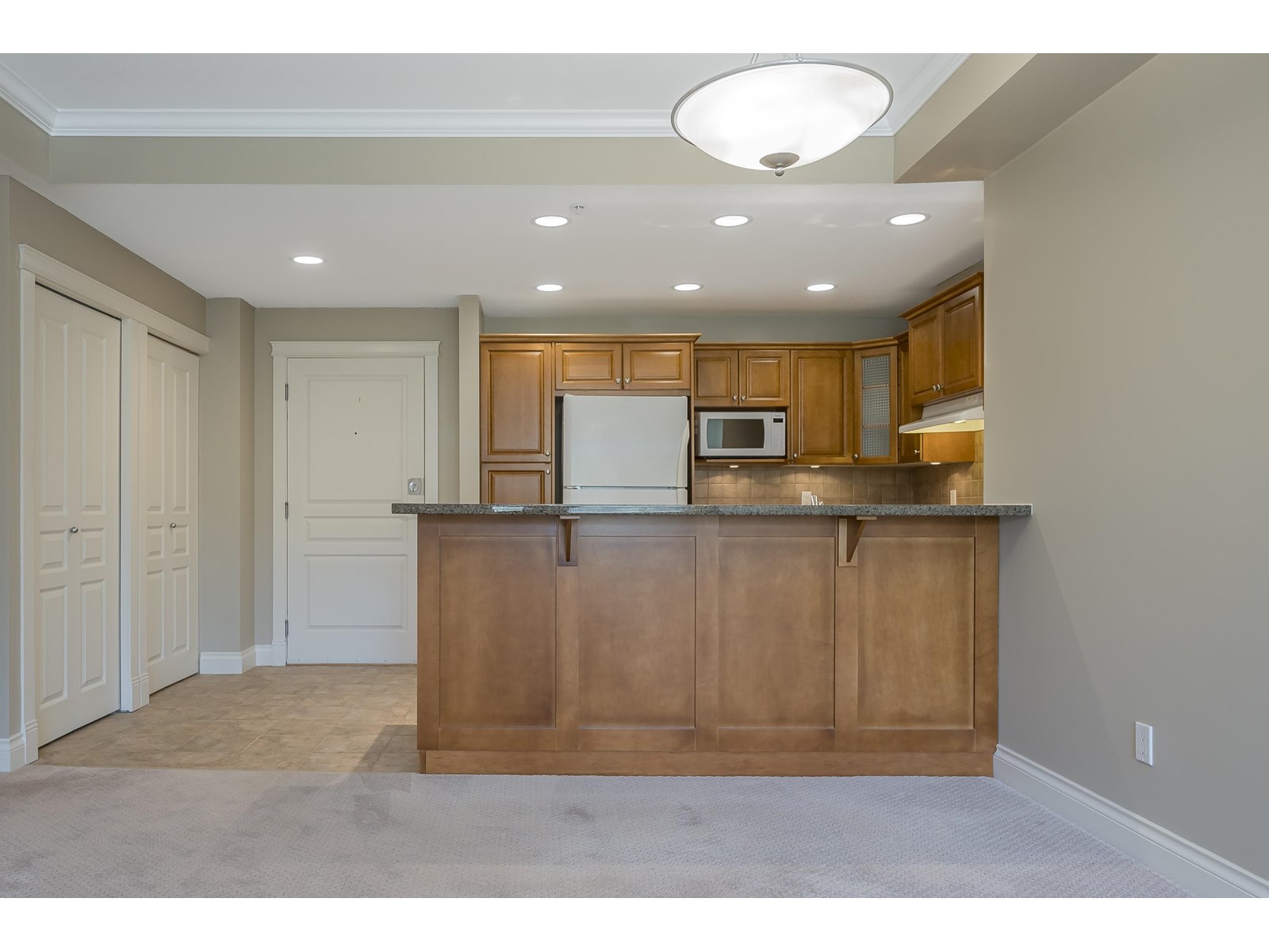 Photo 6 of 205 1787 154 Street, Surrey BC