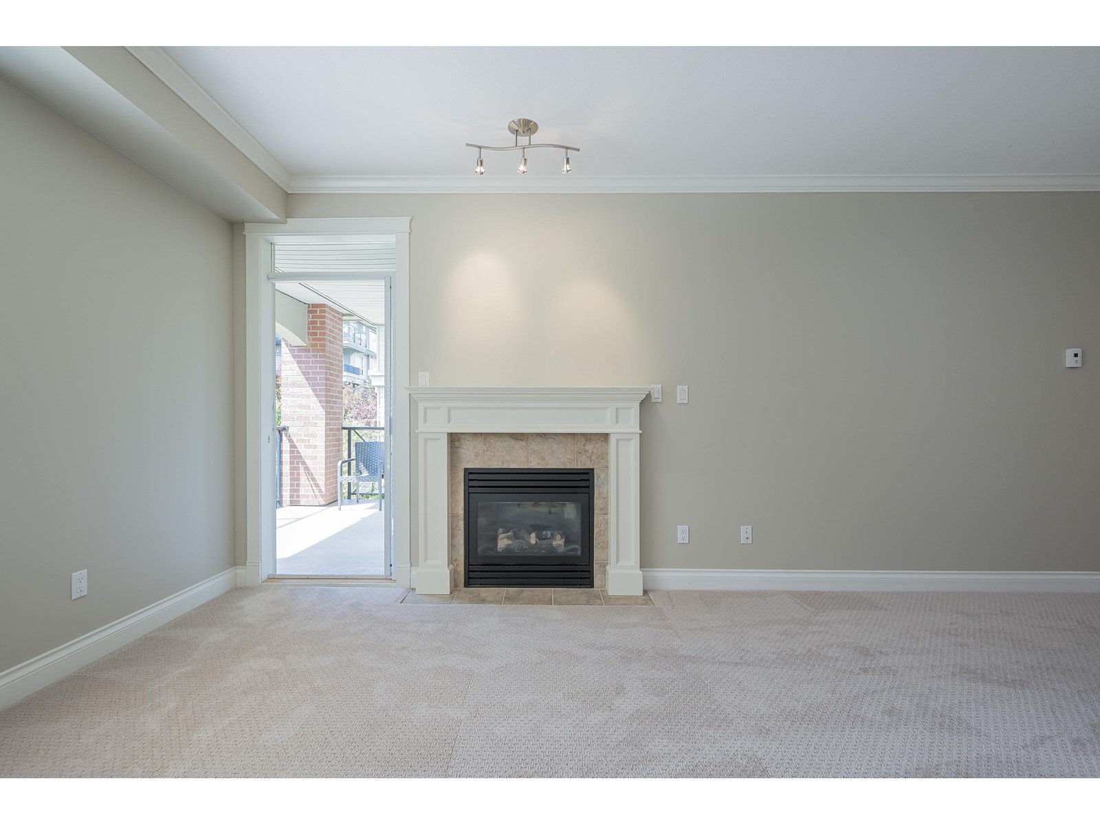 Photo 3 of 205 1787 154 Street, Surrey BC