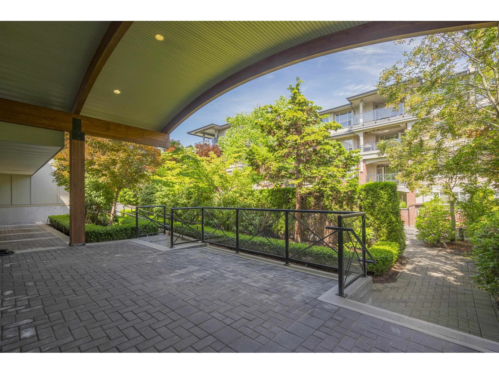 Photo 2 of 205 1787 154 Street, Surrey BC