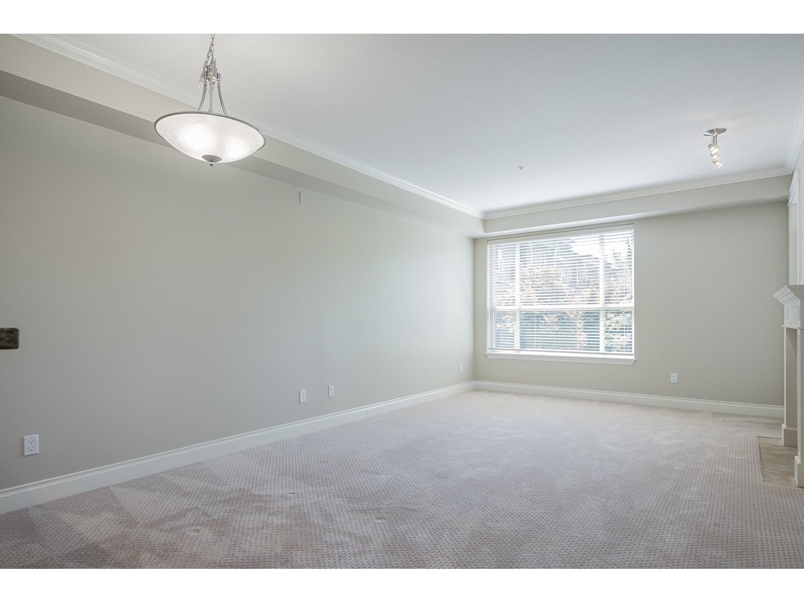 Photo 9 of 205 1787 154 Street, Surrey BC
